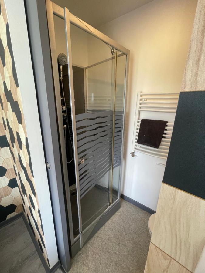 Studio Petit Plus Gaming ! Calais Bagian luar foto